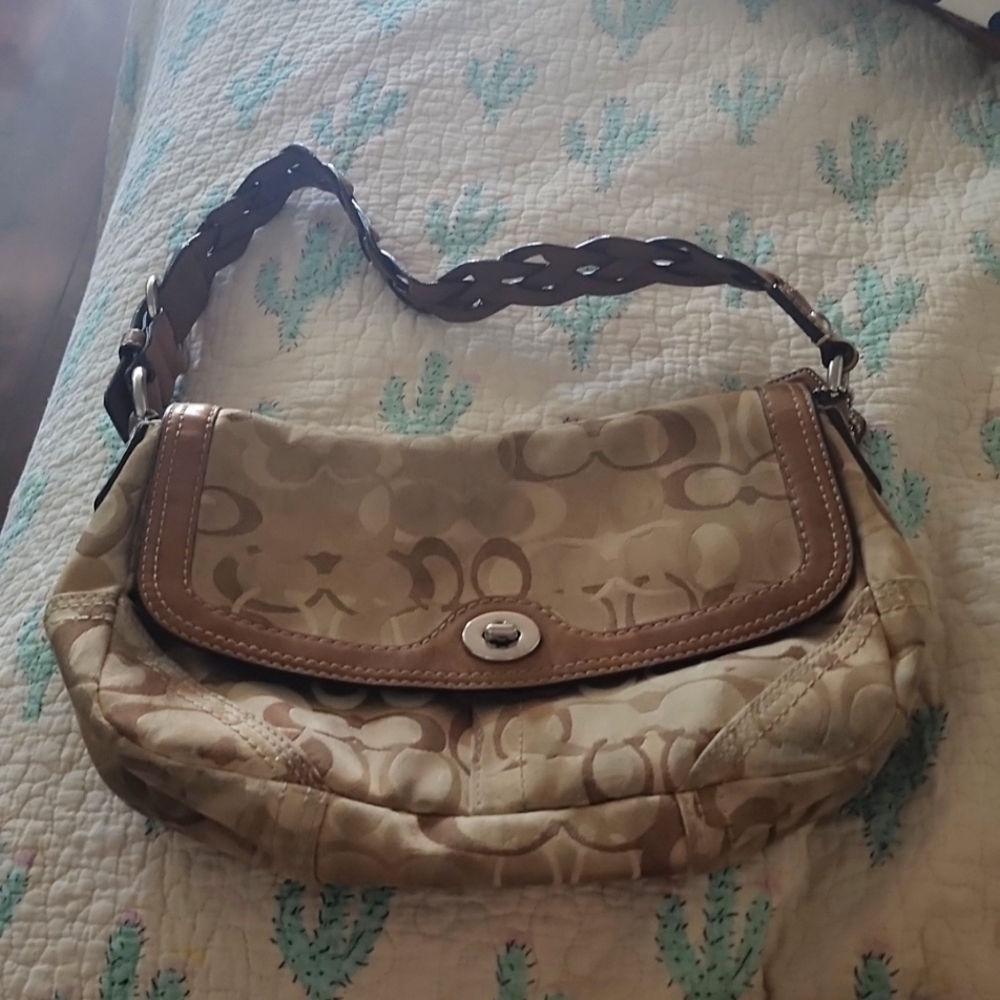 Couch handbag